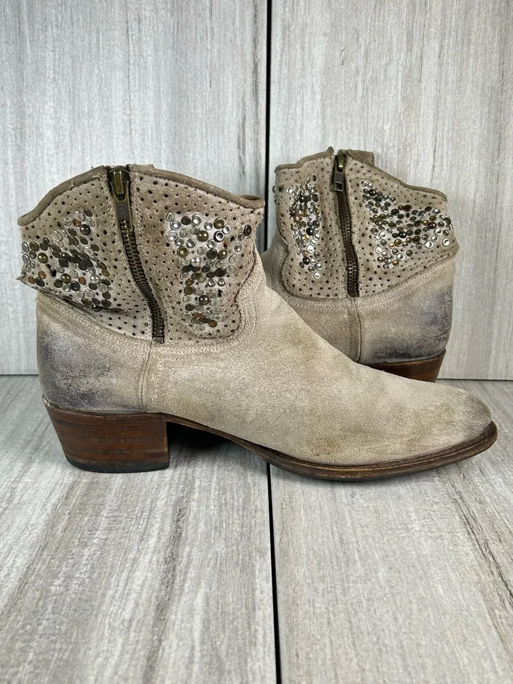 Frye Deborah Studded Distressed Stone Suede Western Bootie SideZip Women Size 10